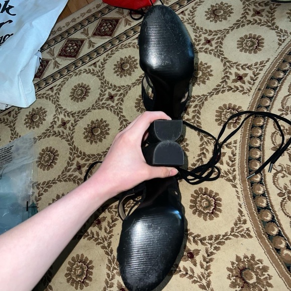 guess strappy heels - Picture 5 of 5